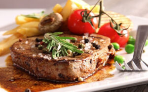 Cách làm Beefsteak sốt tiêu đen mềm như bơ, chuẩn nhà hàng tại gia