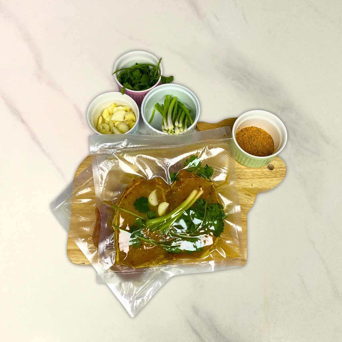 Heo ướp sả nghệ organic Leavia